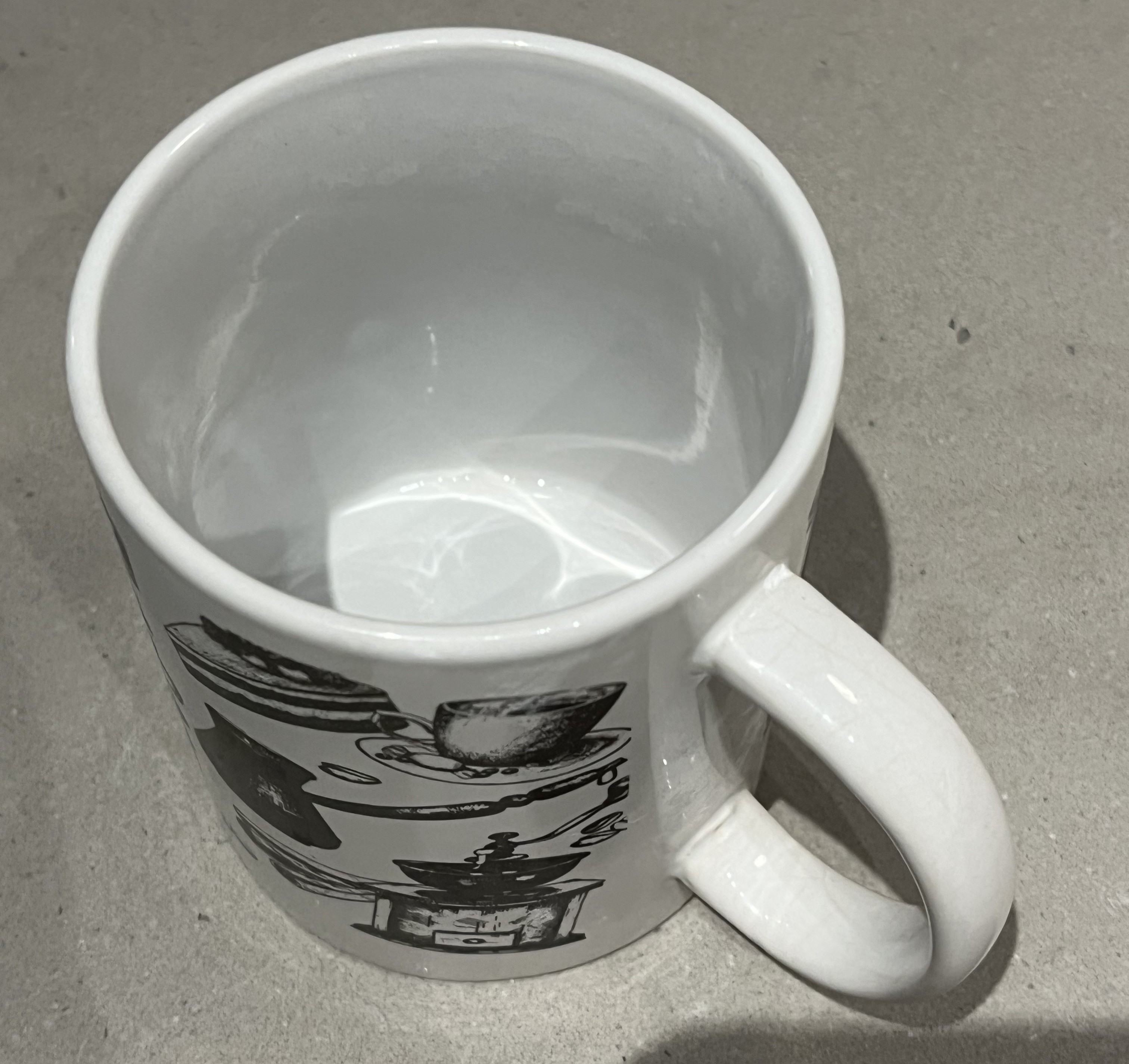Top view showing the inside of the mug
